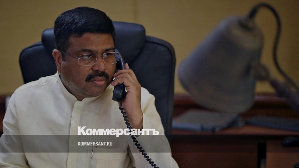 Министр образования Индии ушел в отставку из-за «протестов тараканов»