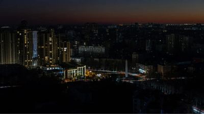 Россия нанесла ракетный удар по Киеву: предварительно тревога не объявлялась, есть попадание в жилой дом