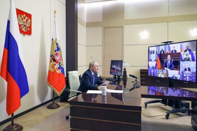 Владимир Путин поручил улучшать инструменты реагирования на кибератаки
