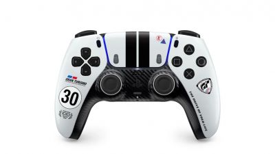 Sony показала лимитированный геймпад в честь 30-летия гоночной серии Gran Turismo